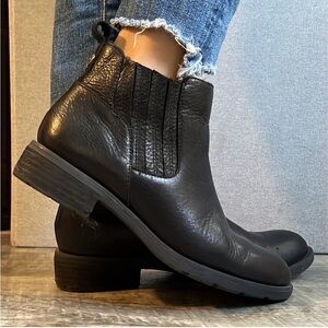 Sofft leather ankle boots